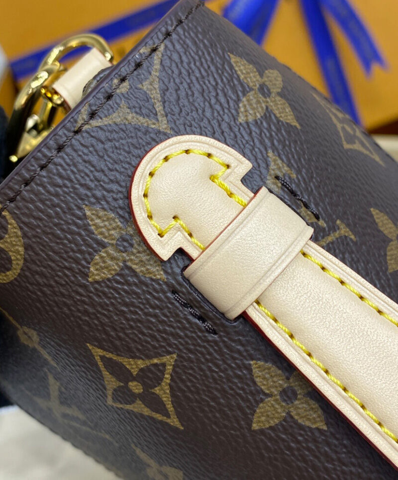Louis Vuitton Pochette Metis M44875 Brown